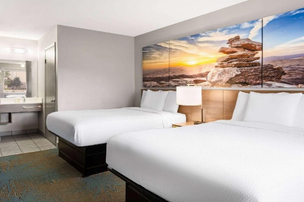 Days Inn by Wyndham Ardmore image 14