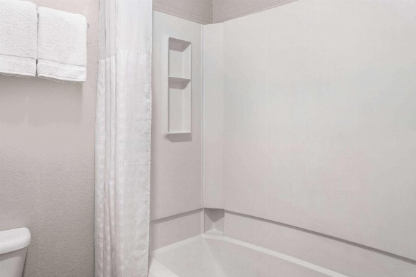 Days Inn by Wyndham Ardmore image 17