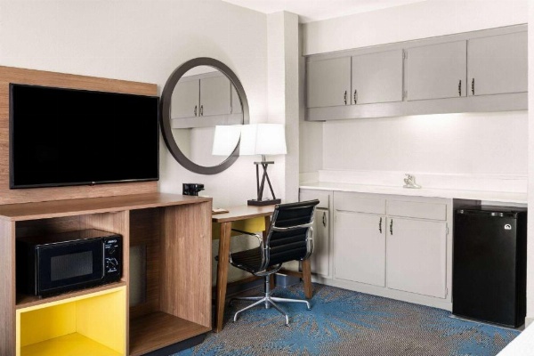 Days Inn by Wyndham Ardmore image 22