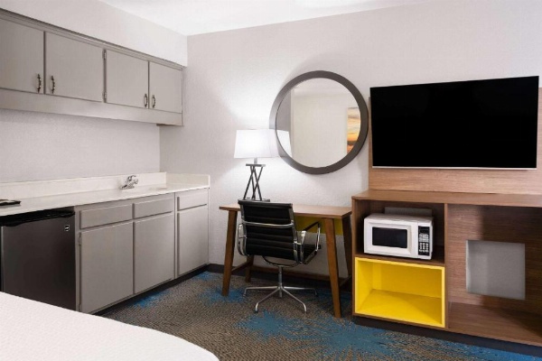 Days Inn by Wyndham Ardmore image 26